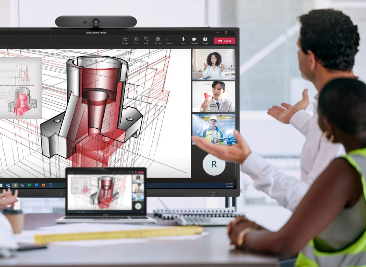 Professionals discuss engineering design on a SMART 168极速赛车开奖网 极速赛车开奖官网开奖 interactive displayduring a Teams video conference, highlighting virtual collaboration tools.